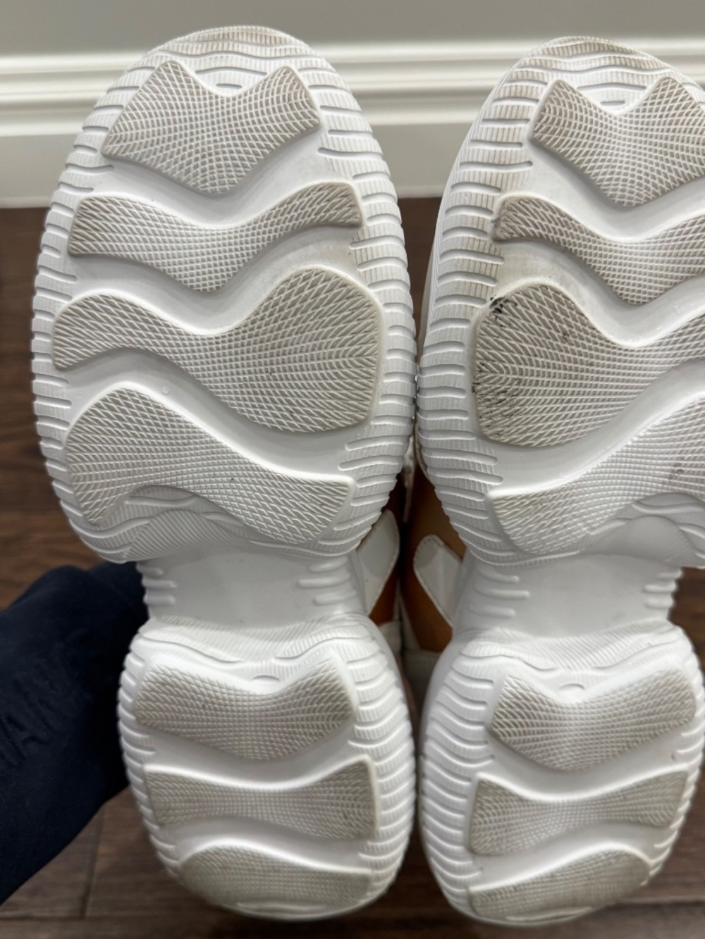 Hogan Women's Interactive White Sneakers Size 37 - Picture 7 of 9